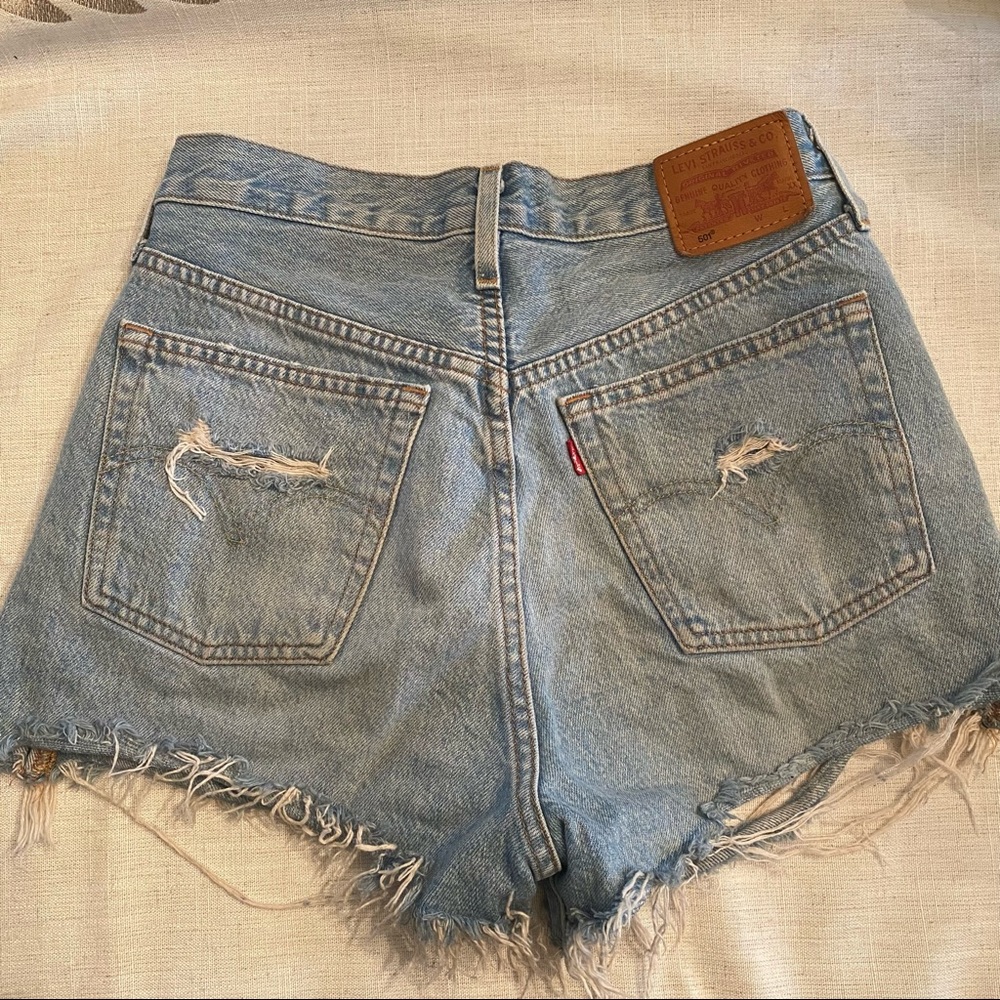 LEVI 501 DENIM JEANS SHORTS DISTRESSED